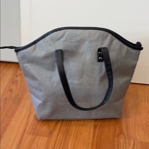 Insulated bag with containers